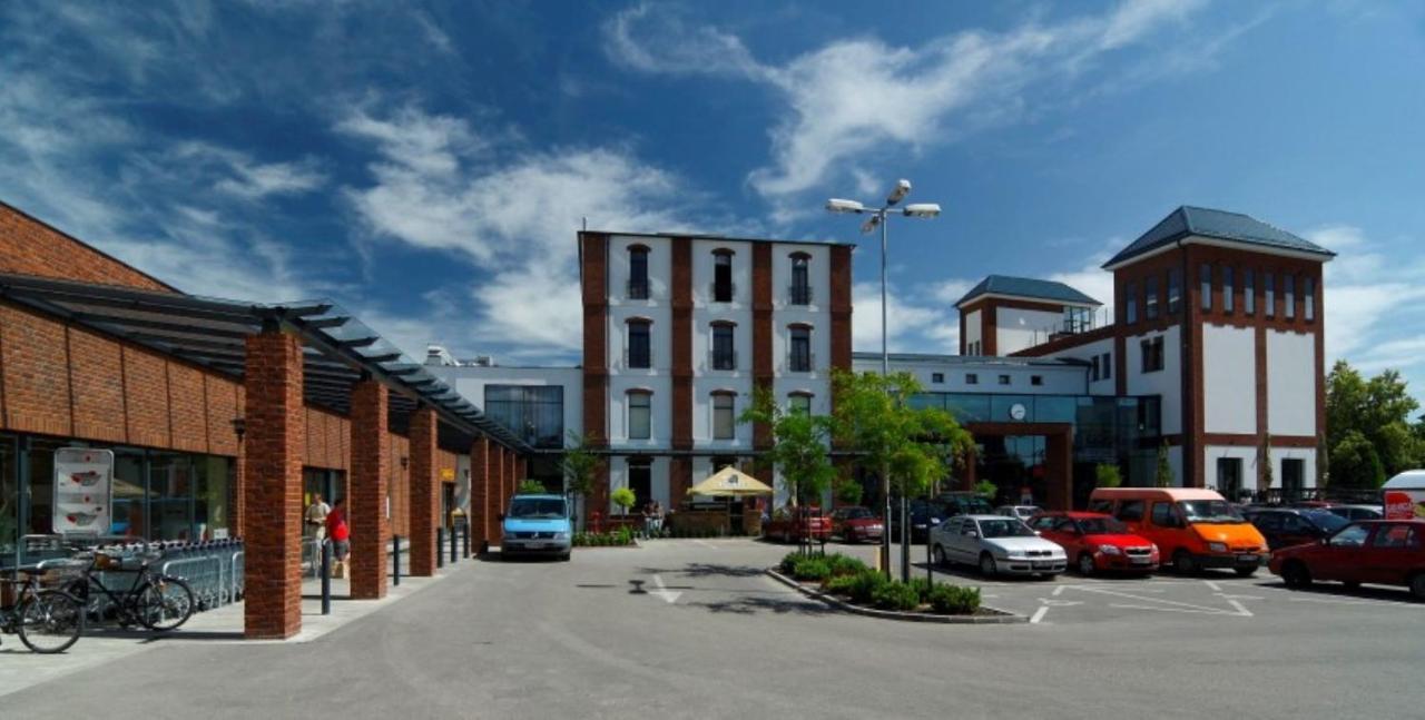 Arena Hotel Šamorín Exteriör bild